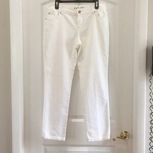 INC Boyfriend Curvy White Jeans - Sz 2 - LIKE NEW!